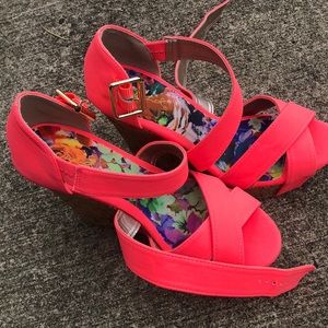NWOT Coral Wedge Sandal